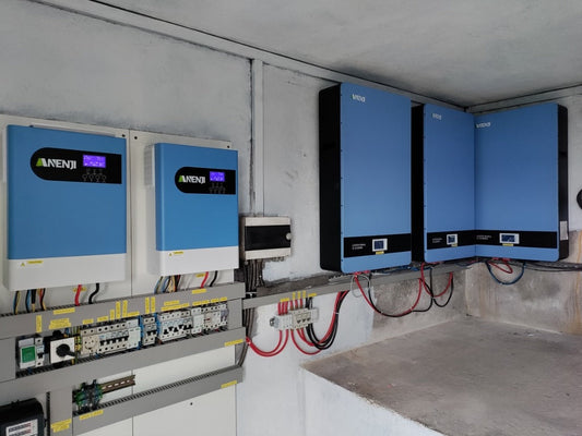 Hybrid Solar Inverter + LiFePO4 Battery: A Complete Home Energy Storage Solution